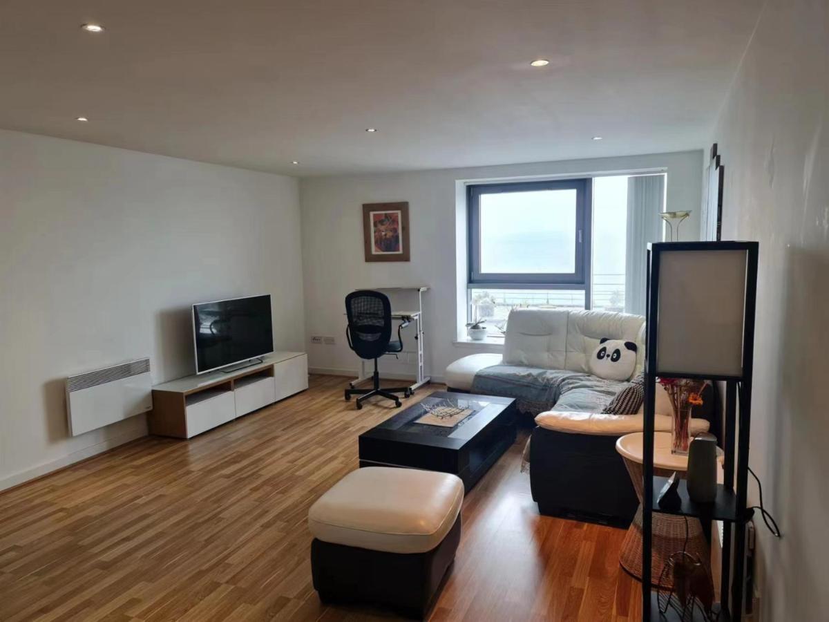 Stunning Waterfront Western Harbour Apartment إدنبرة المظهر الخارجي الصورة