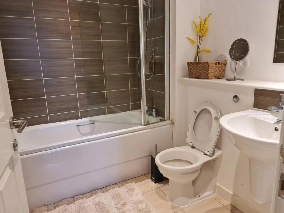 Stunning Waterfront Western Harbour Apartment إدنبرة المظهر الخارجي الصورة