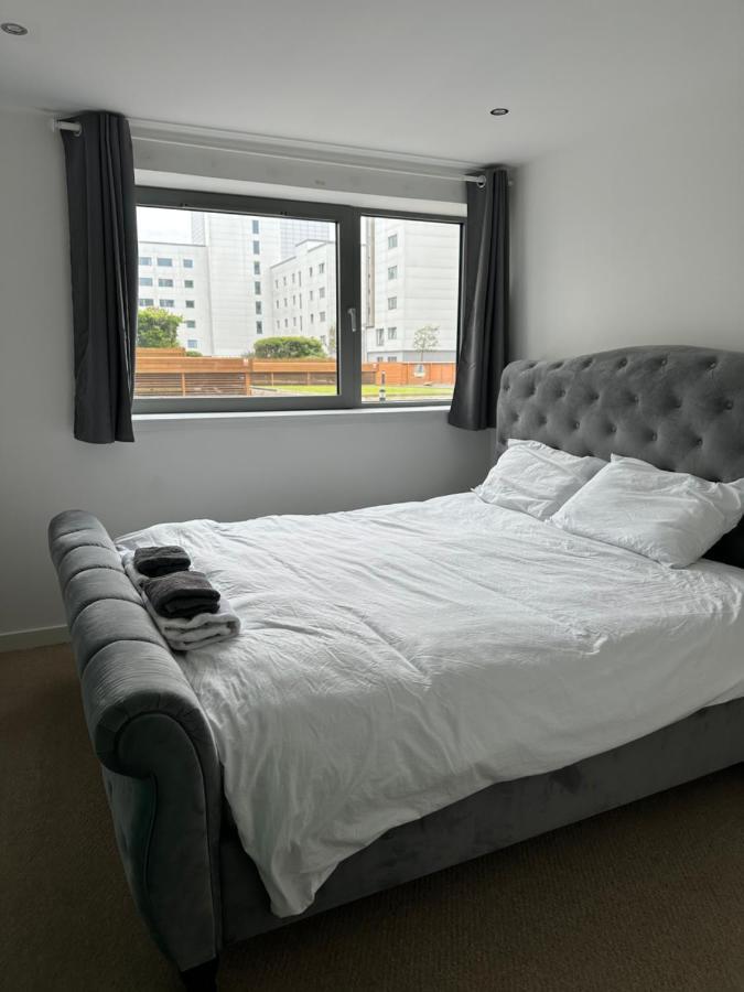 Stunning Waterfront Western Harbour Apartment إدنبرة المظهر الخارجي الصورة